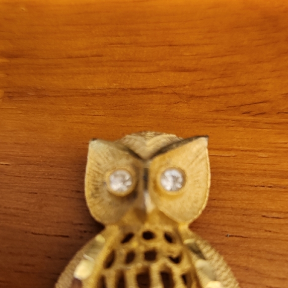 Vintage Gold Owl Necklace - Picture 4 of 5